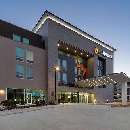 La Quinta Inn & Suites By Wyndham San Antonio At The Rim 外观 照片