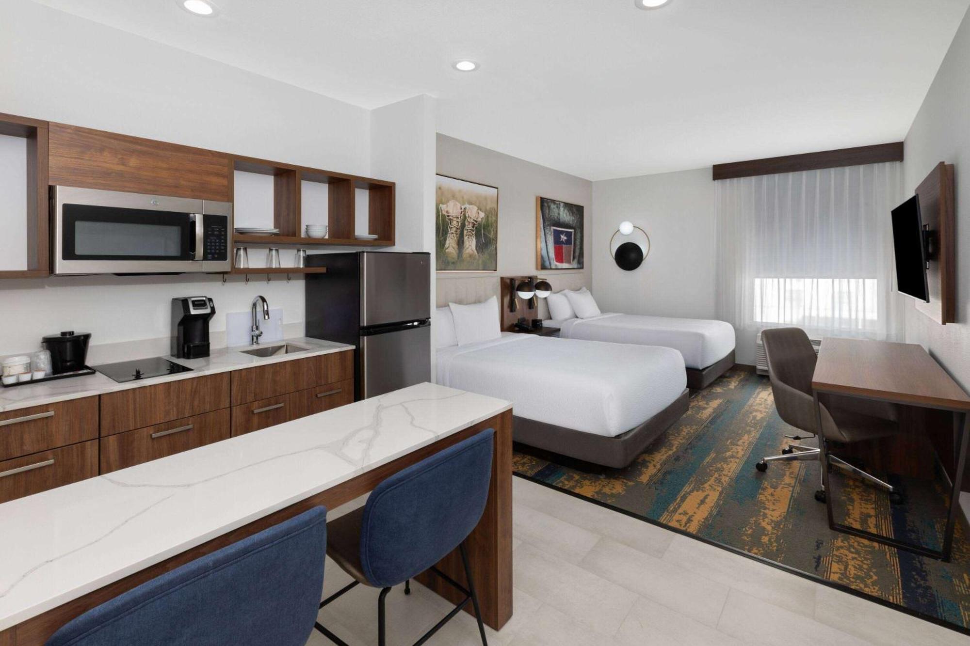 La Quinta Inn & Suites By Wyndham San Antonio At The Rim 外观 照片